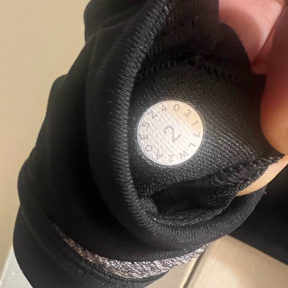 EUC Lululemon Box It Out Bra - Picture 4 of 5